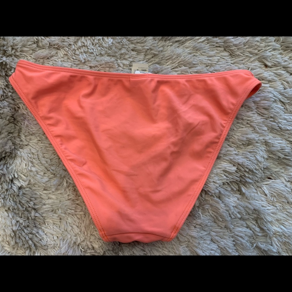 Hollister Bottom